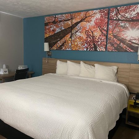 Days Inn By Wyndham Warrensburg Eksteriør bilde