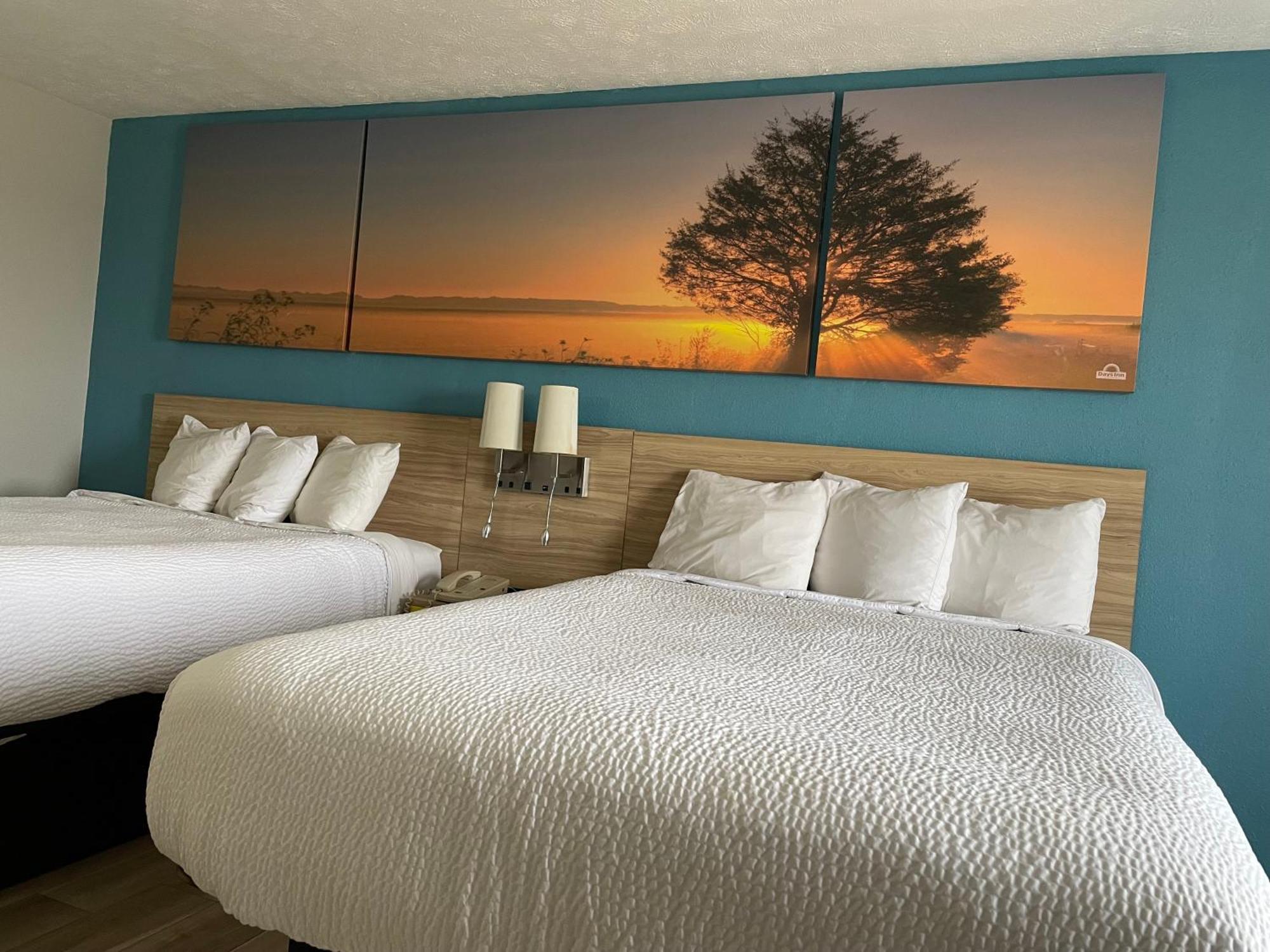 Days Inn By Wyndham Warrensburg Eksteriør bilde