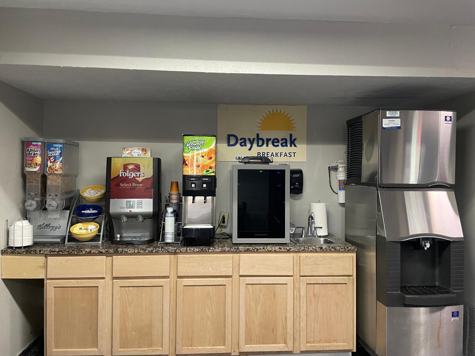 Days Inn By Wyndham Warrensburg Eksteriør bilde