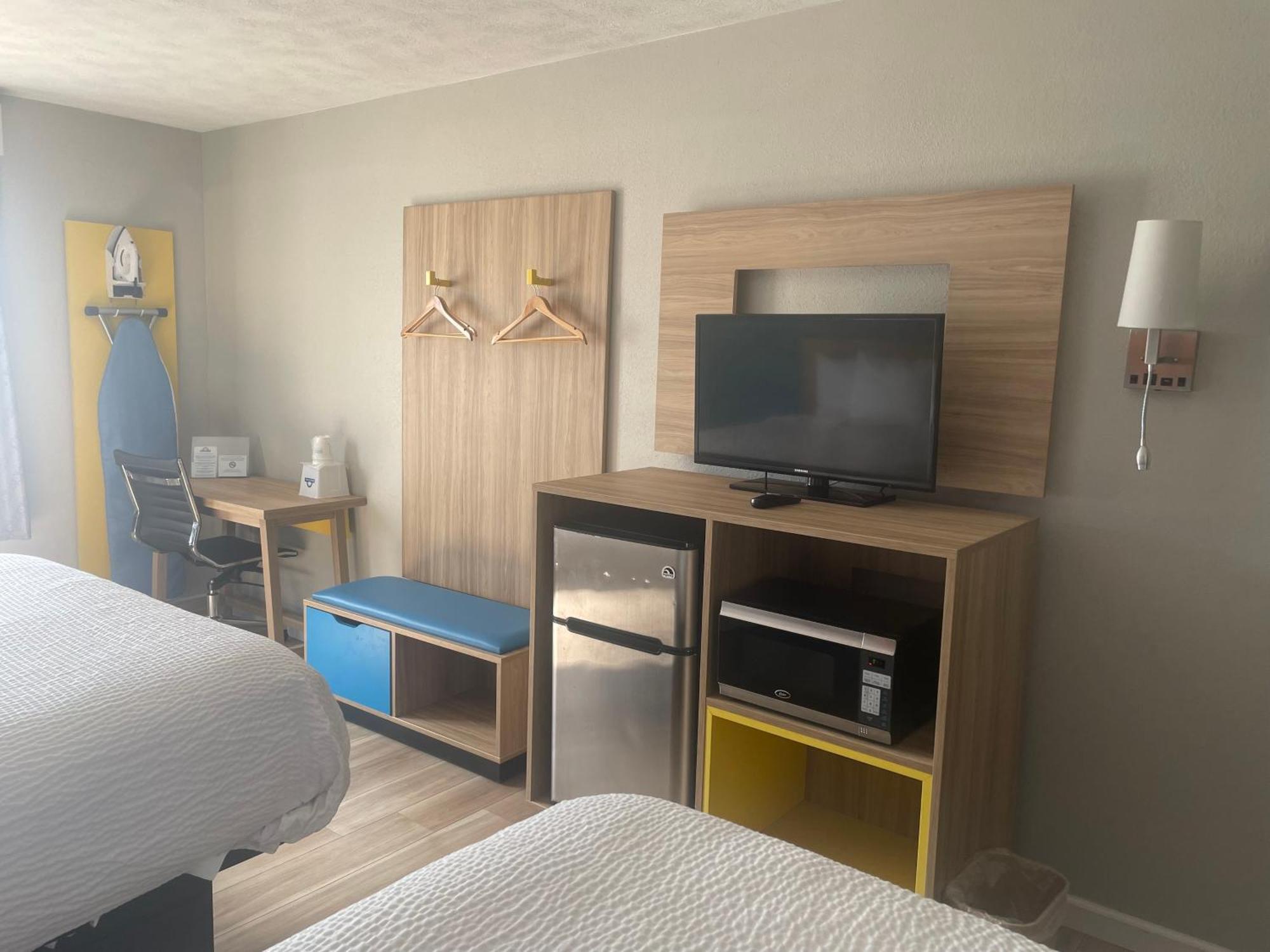 Days Inn By Wyndham Warrensburg Eksteriør bilde