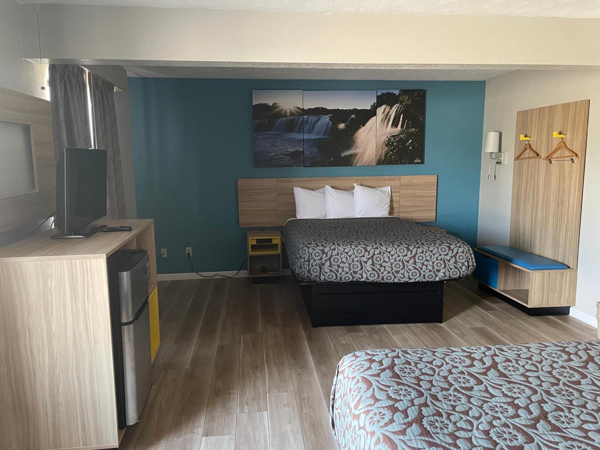 Days Inn By Wyndham Warrensburg Eksteriør bilde